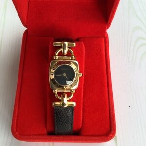 Ladies GUCCI dressy watch❤️🖤❤️